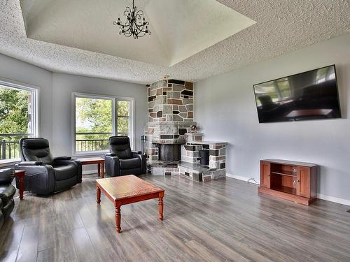 Salon - 260 Route Yamaska, Saint-Hugues, QC - Indoor Photo Showing Living Room