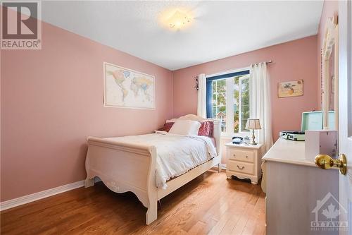 2nd bedroom - 949 Markwick Crescent, Ottawa, ON - Indoor Photo Showing Bedroom