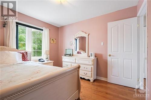 949 Markwick Crescent, Ottawa, ON - Indoor Photo Showing Bedroom