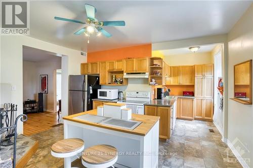 4237 Watson'S Corners Road, Lanark Highlands, ON - Indoor Photo Showing Kitchen