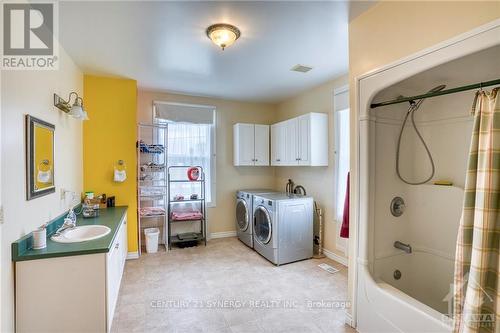 4237 Watson'S Corners Road, Lanark Highlands, ON - Indoor Photo Showing Laundry Room