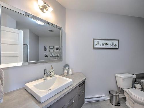 Bathroom - 646 Rue Papineau, Boisbriand, QC 