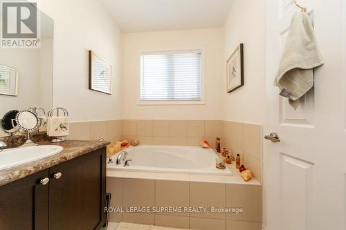 560 Brett Street, Shelburne, ON - Indoor Photo Showing Bathroom