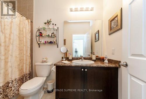 560 Brett Street, Shelburne, ON - Indoor Photo Showing Bathroom