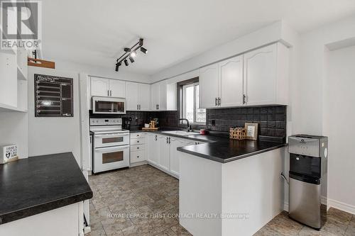 30 Livia Herman Way, Barrie, ON - Indoor Photo Showing Kitchen