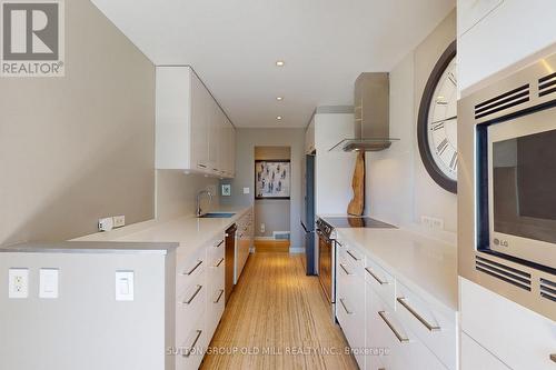 125 Saturn Road, Toronto (Markland Wood), ON - Indoor Photo Showing Kitchen