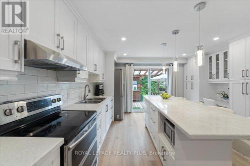 2906 Gulfstream Way, Mississauga (Meadowvale), ON - Indoor Photo Showing Kitchen With Stainless Steel Kitchen With Double Sink With Upgraded Kitchen