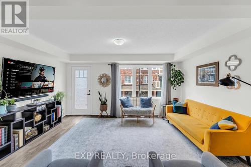 8 - 1222 Rose Way, Milton (Cobban), ON - Indoor Photo Showing Living Room