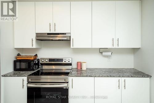 62 Windtree Way, Halton Hills, ON - Indoor Photo Showing Kitchen