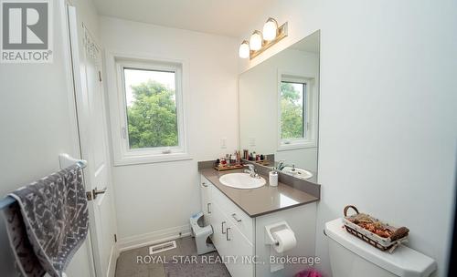 62 Windtree Way, Halton Hills, ON - Indoor Photo Showing Bathroom