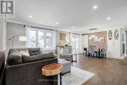 40 Dod'S Drive, Caledon, ON - Indoor Photo Showing Living Room