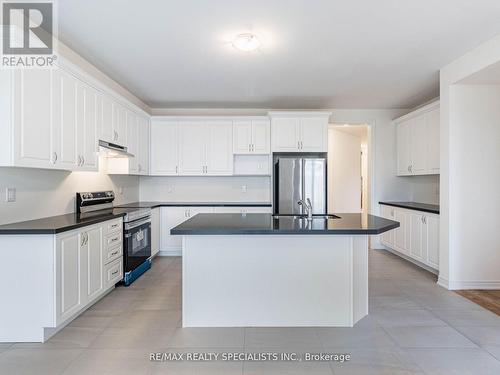 14 Donald Stewart Road, Brampton (Northwest Brampton), ON - Indoor Photo Showing Kitchen With Upgraded Kitchen