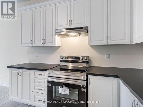 14 Donald Stewart Road, Brampton (Northwest Brampton), ON - Indoor Photo Showing Kitchen