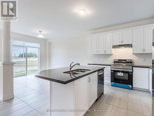 14 Donald Stewart Road, Brampton (Northwest Brampton), ON - Indoor Photo Showing Kitchen With Double Sink With Upgraded Kitchen