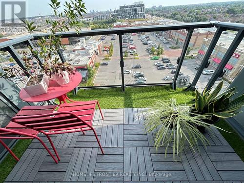 807 - 509 Dundas Street W, Oakville, ON - Outdoor With View