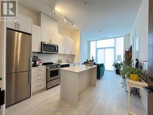 807 - 509 Dundas Street W, Oakville, ON - Indoor Photo Showing Kitchen