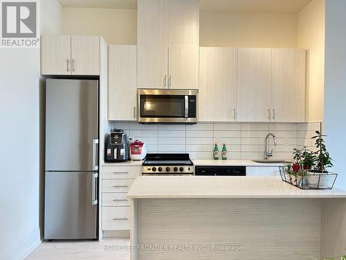 807 - 509 Dundas Street W, Oakville, ON - Indoor Photo Showing Kitchen With Upgraded Kitchen