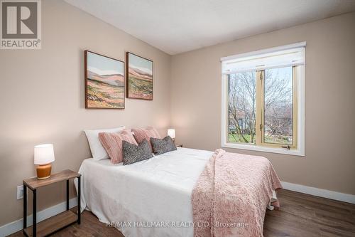 583 Elliott Crescent, Milton (Dorset Park), ON - Indoor Photo Showing Bedroom