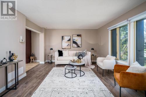 583 Elliott Crescent, Milton (Dorset Park), ON - Indoor Photo Showing Living Room