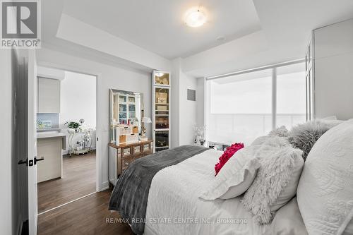 1210 - 2481 Taunton Road, Oakville (Uptown Core), ON - Indoor Photo Showing Bedroom