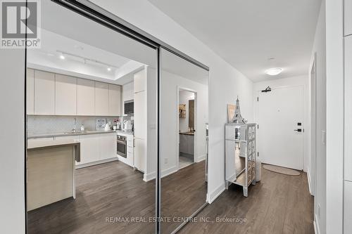 1210 - 2481 Taunton Road, Oakville (Uptown Core), ON - Indoor