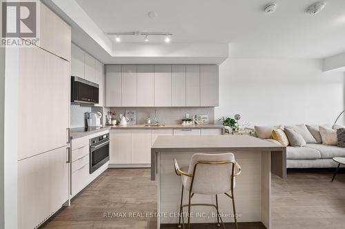 1210 - 2481 Taunton Road, Oakville (Uptown Core), ON - Indoor Photo Showing Kitchen