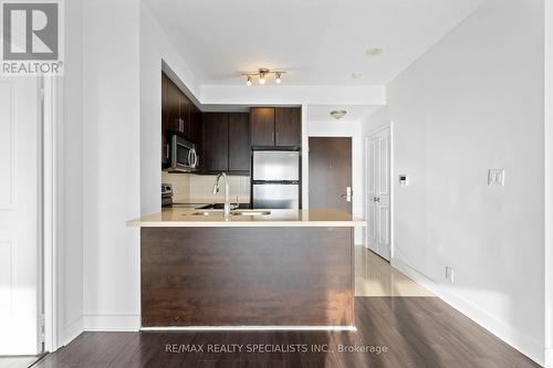 3108 - 50 Absolute Avenue, Mississauga, ON - Indoor Photo Showing Kitchen