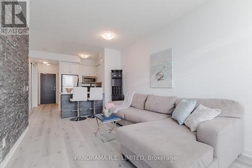 207 - 235 Sherway Gardens Road, Toronto (Islington-City Centre West), ON - Indoor Photo Showing Living Room