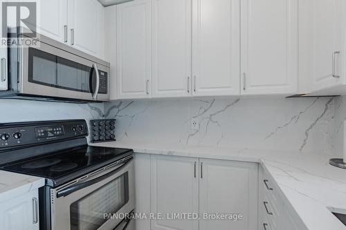 207 - 235 Sherway Gardens Road, Toronto (Islington-City Centre West), ON - Indoor Photo Showing Kitchen