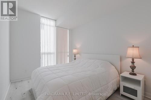 207 - 235 Sherway Gardens Road, Toronto (Islington-City Centre West), ON - Indoor Photo Showing Bedroom