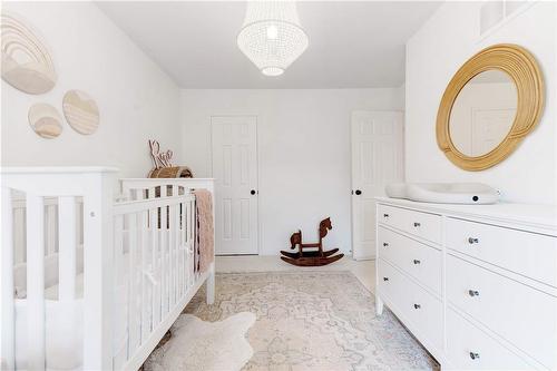 5647 Stella Lane, Burlington, ON - Indoor Photo Showing Bedroom