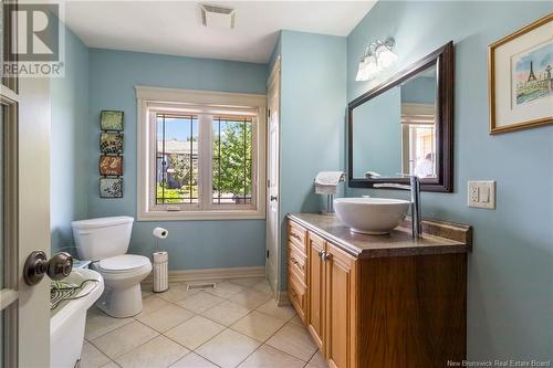 90 Bonaventure Street, Dieppe, NB - Indoor Photo Showing Bathroom