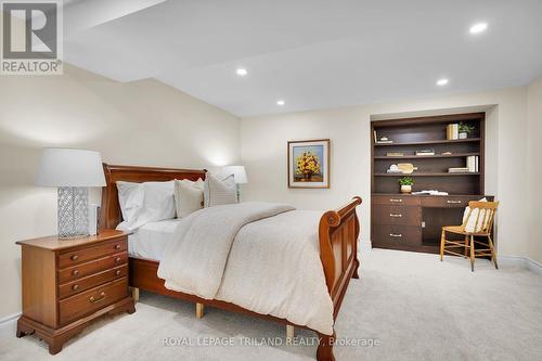 Bedroom / Office - 31 - 1200 Riverside Drive, London, ON - Indoor Photo Showing Bedroom