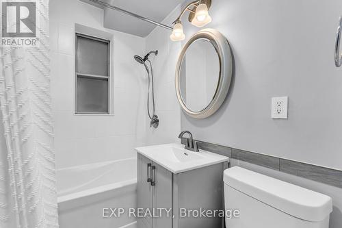 207 - 35 Raglan Avenue, Toronto (Humewood-Cedarvale), ON - Indoor Photo Showing Bathroom