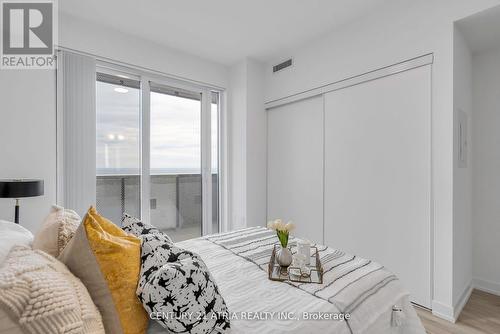 5511 - 55 Cooper Street, Toronto (Waterfront Communities), ON - Indoor Photo Showing Bedroom