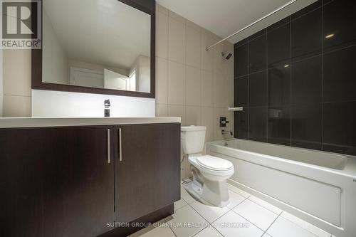 2922 - 5 Sheppard Avenue E, Toronto, ON - Indoor Photo Showing Bathroom