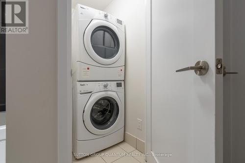 2922 - 5 Sheppard Avenue E, Toronto, ON - Indoor Photo Showing Laundry Room