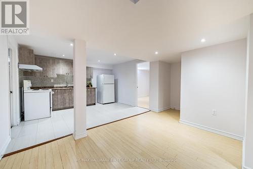 77 Ashbury Boulevard, Ajax, ON - Indoor Photo Showing Kitchen