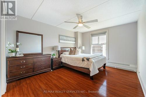 907 - 2 Glamorgan Avenue, Toronto (Dorset Park), ON - Indoor Photo Showing Bedroom