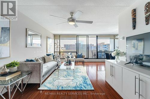 907 - 2 Glamorgan Avenue, Toronto (Dorset Park), ON - Indoor Photo Showing Living Room