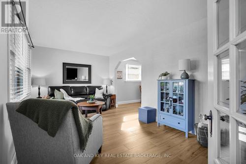 1379 Wilton Avenue, London, ON - Indoor Photo Showing Living Room