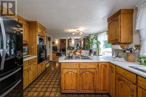 2636 Carlisle Way, Prince George, BC - Indoor Photo Showing Kitchen