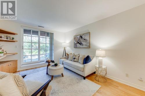 102 - 2371 Queen Street E, Toronto (The Beaches), ON - Indoor Photo Showing Living Room