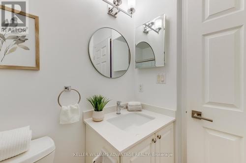 102 - 2371 Queen Street E, Toronto (The Beaches), ON - Indoor Photo Showing Bathroom