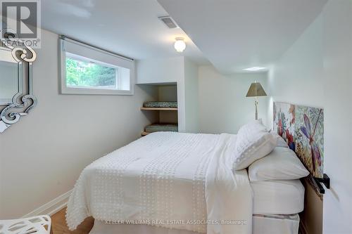 1399 Elaine Trail, Mississauga, ON - Indoor Photo Showing Bedroom