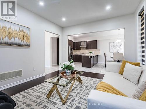 7 Loomis Road, Brampton (Northwest Brampton), ON - Indoor Photo Showing Living Room