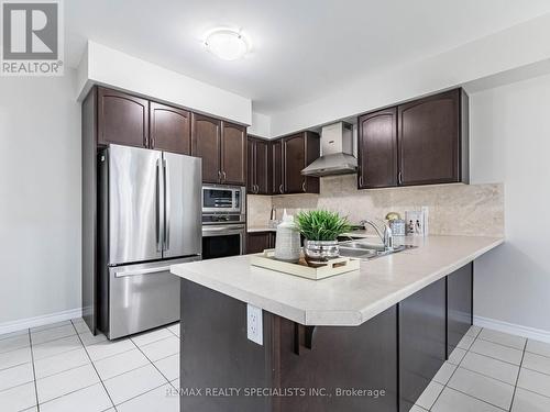 7 Loomis Road, Brampton (Northwest Brampton), ON - Indoor Photo Showing Kitchen With Stainless Steel Kitchen With Double Sink