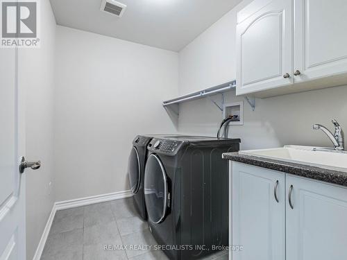 7 Loomis Road, Brampton (Northwest Brampton), ON - Indoor Photo Showing Laundry Room