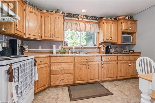 331527 Southgate Sideroad 33, Southgate, ON - Indoor Photo Showing Kitchen