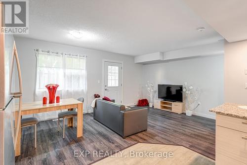 106 - 288 Albert Street, Waterloo, ON - Indoor Photo Showing Living Room